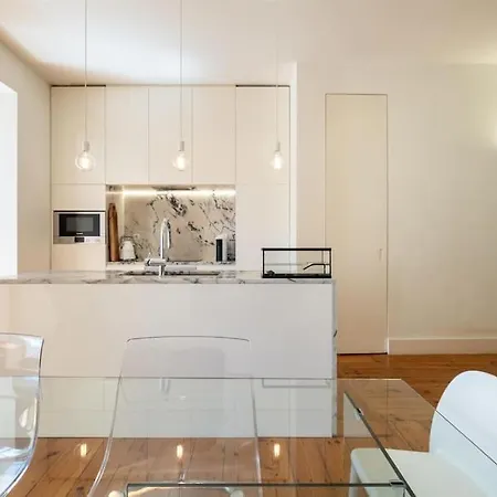 With Terrace 5 Minutes From Marques De Pombal Apartment