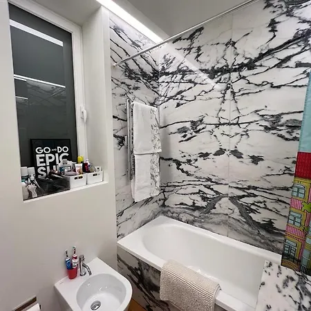 Apartment With Terrace 5 Minutes From Marques De Pombal Lisbon