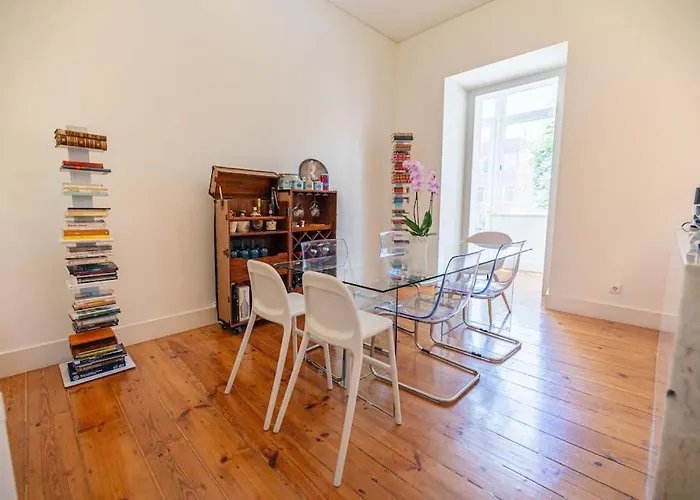 With Terrace 5 Minutes From Marques De Pombal 아파트 *