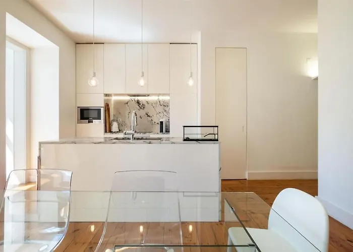 With Terrace 5 Minutes From Marques De Pombal شقة