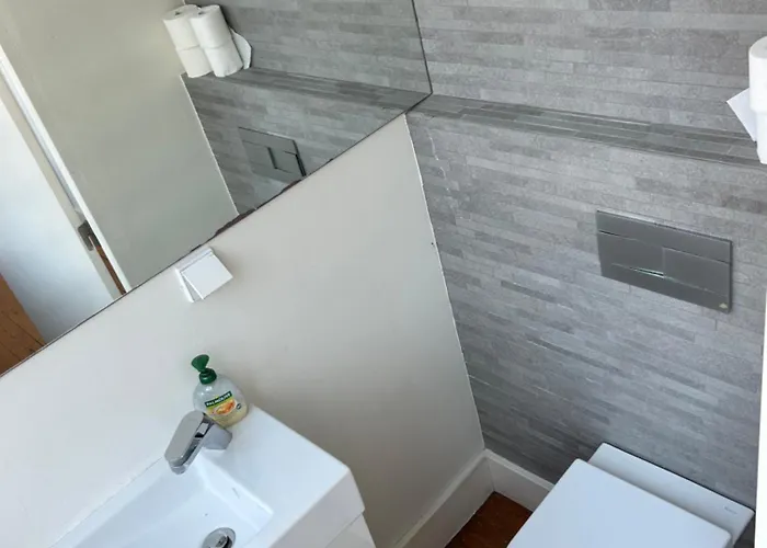 شقة With Terrace 5 Minutes From Marques De Pombal *