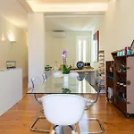 Διαμέρισμα With Terrace 5 Minutes From Marques De Pombal