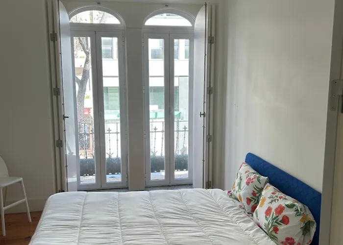 With Terrace 5 Minutes From Marques De Pombal Apartament Lizbona