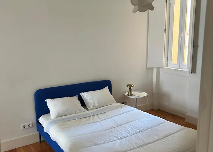 Apartament With Terrace 5 Minutes From Marques De Pombal Lizbona